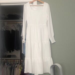 Elegant White Long Sleeve Dress